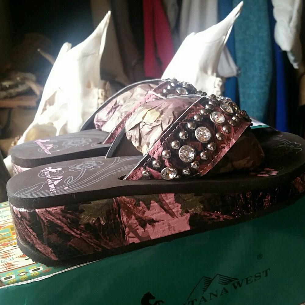 Montana West Flip Flops Size 6
